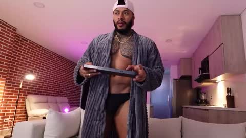 Snapshot of muscle_man19 chatting on October 7, 11:17 am Nick online show from October 7, 11:17 am