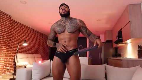 Snapshot of muscle_man19 chatting on October 16, 10:37 am Nick online show from October 16, 10:37 am