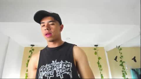 Snapshot of muscle_scott chatting on October 19, 12:21 pm muscle scott online show from October 19, 12:21 pm