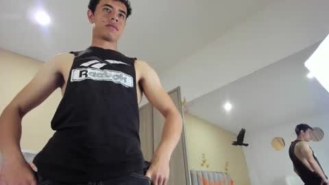Snapshot of muscle_scott chatting on October 12, 12:53 pm muscle scott online show from October 12, 12:53 pm