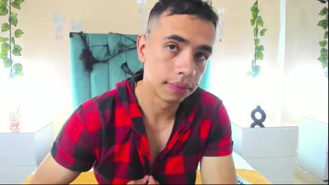 Snapshot of muscle_scott chatting on October 17, 12:09 pm muscle scott online show from October 17, 12:09 pm