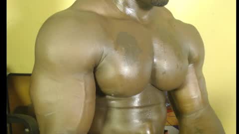 musclegod23 online show from February 27, 3:08 am