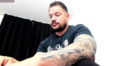 MuscleMonster31 online show from October 12, 5:11 am