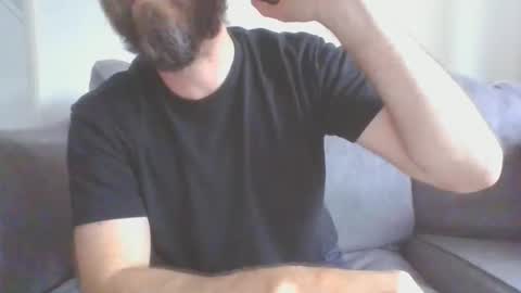 Snapshot of mushman87 chatting on October 17, 10:41 am Mushman online show from October 17, 10:41 am