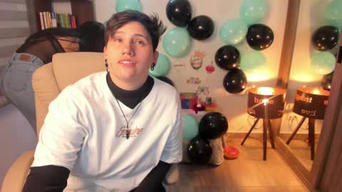 Snapshot of musicayluna chatting on March 6, 5:03 am VALENTINA Luna online show from March 6, 5:03 am
