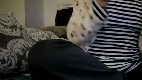 mweed95 online show from April 1, 1:39 am