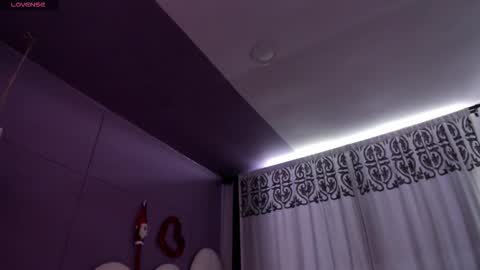 my_aleja_ online show from December 14, 1:39 pm