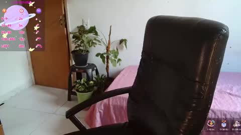 Snapshot of myamillor chatting on October 22, 11:12 am myamillor online show from October 22, 11:12 am