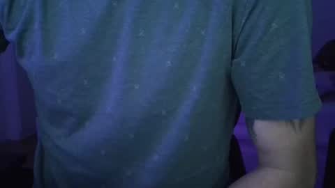Snapshot of mydickistoobig chatting on October 3, 4:48 pm Big Dick Huhu online show from October 3, 4:48 pm