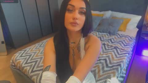 Snapshot of mygoddesshecate chatting on October 16, 6:35 am Hecate online show from October 16, 6:35 am