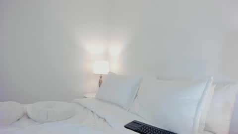 Myle online show from October 29, 1:29 am