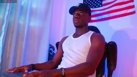 Mylo Wallace  online show from October 28, 7:26 pm