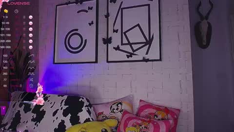Snapshot of mynameisnikki_ chatting on September 29, 6:01 am mynameisnikki_ online show from September 29, 6:01 am