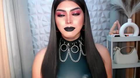 Snapshot of mysterious_diva chatting on October 12, 8:10 pm SUPPORT GODDESS TRISHA AND DONT FORGET TO FOLLOW ME online show from October 12, 8:10 pm