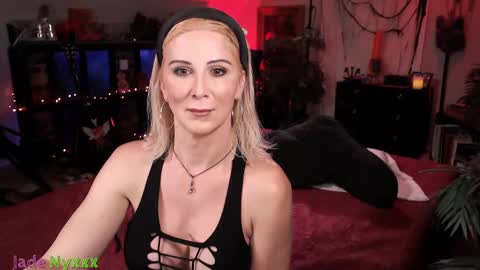 Snapshot of mzjadenyxxx chatting on October 4, 1:25 am Jade Nyxxx online show from October 4, 1:25 am