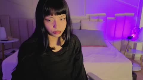 Lela  online show from March 4, 11:29 am