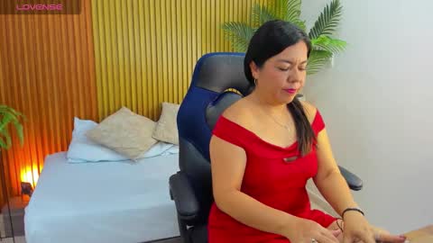 Snapshot of nahia_13 chatting on October 9, 1:05 pm N A H I A online show from October 9, 1:05 pm