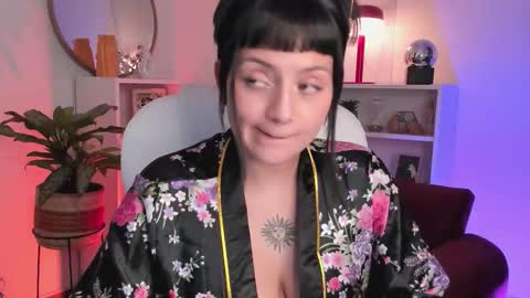 Nahia INDEPENDENT MODEL P online show from February 26, 11:30 pm