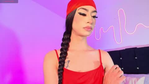 NahiaVictoria  online show from April 1, 3:09 pm