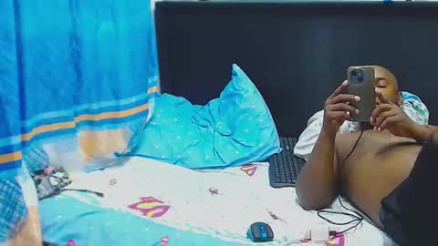 Snapshot of nahomiandmakelele2025 chatting on October 12, 6:06 am NahomiMakelele online show from October 12, 6:06 am