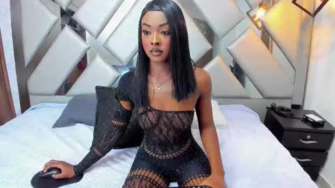 Nahomi  online show from February 11, 12:14 am