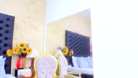 Nahomi  online show from October 22, 6:09 pm