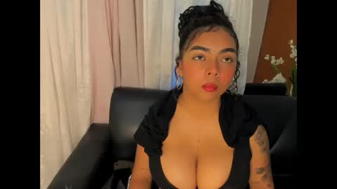 nahomy_hancook online show from November 26, 1:58 am