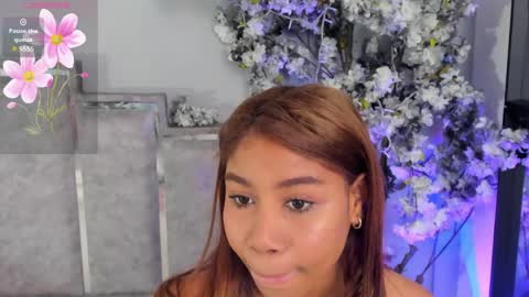 nahomycarterr online show from May 19, 11:39 am