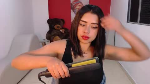 Snapshot of naia_sweetsex chatting on October 9, 1:38 pm naia_sweetsex online show from October 9, 1:38 pm