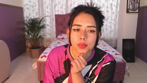 Snapshot of naia_sweetsex chatting on October 17, 7:51 pm naia_sweetsex online show from October 17, 7:51 pm
