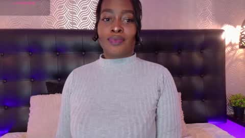 Snapshot of naiaramasson_ chatting on September 24, 12:23 pm naiaramasson_ online show from September 24, 12:23 pm