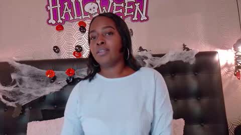 Snapshot of naiaramasson_ chatting on October 20, 12:10 pm naiaramasson_ online show from October 20, 12:10 pm
