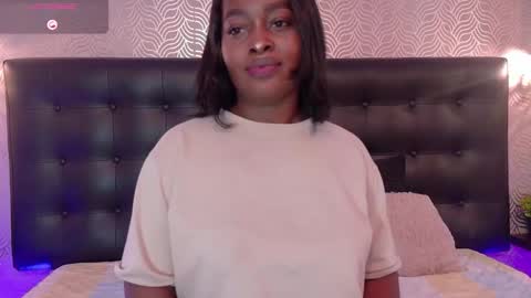 Snapshot of naiaramasson_ chatting on September 29, 12:26 pm naiaramasson_ online show from September 29, 12:26 pm