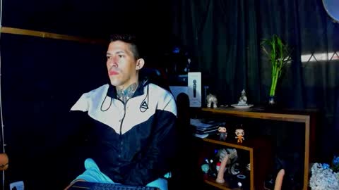 naider_1 online show from March 24, 5:24 am