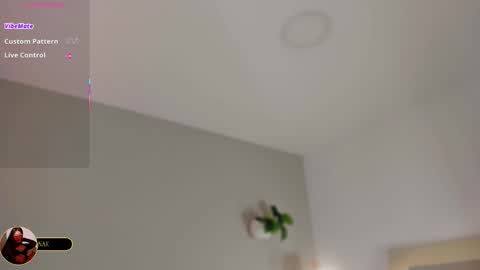 INSTAGRAM  m2221     online show from March 25, 10:33 am