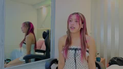 Snapshot of nami_sweet_ chatting on October 19, 2:22 pm nami_sweet_ online show from October 19, 2:22 pm