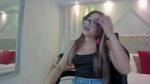 Snapshot of nami_sweet_ chatting on September 18, 3:32 am nami_sweet_ online show from September 18, 3:32 am