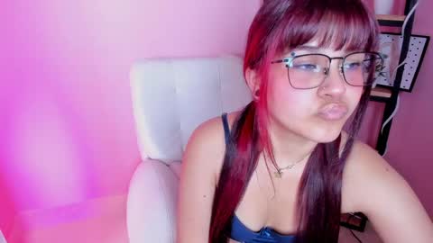 nami_velle online show from May 13, 2:38 pm