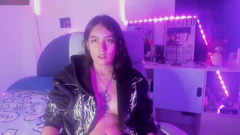 Snapshot of nami_white chatting on September 22, 3:43 am nami_white online show from September 22, 3:43 am