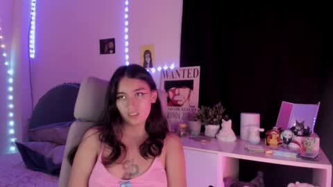 Snapshot of nami_white chatting on October 10, 1:44 am nami_white online show from October 10, 1:44 am