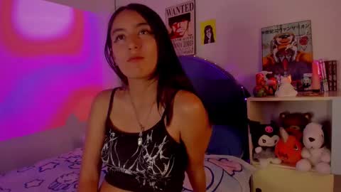 Snapshot of nami_white chatting on September 18, 2:15 am nami_white online show from September 18, 2:15 am