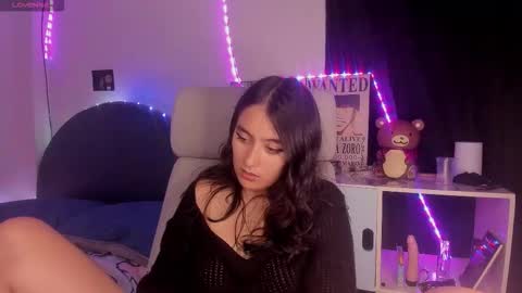 Snapshot of nami_white chatting on September 25, 3:35 am nami_white online show from September 25, 3:35 am