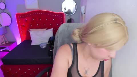 namiko_park online show from February 11, 7:27 pm