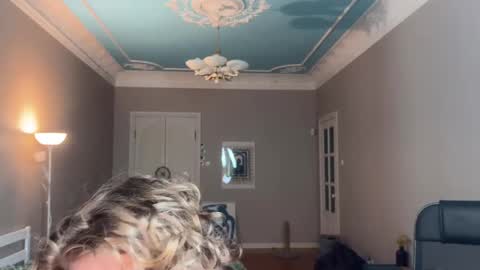 Georges online show from February 22, 10:42 pm