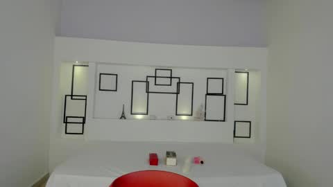 Namoi Smith online show from February 11, 10:03 am