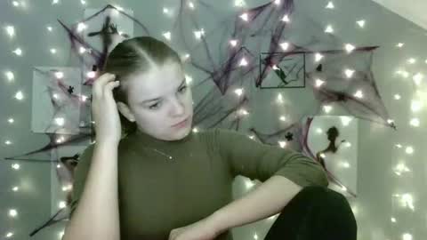 Snapshot of nana_new chatting on October 4, 8:34 am Nana online show from October 4, 8:34 am