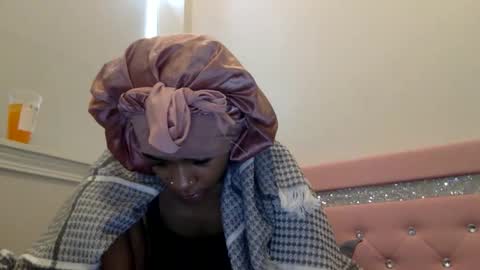 nanaonn online show from February 25, 3:59 pm