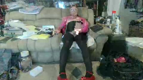 Snapshot of nancyboy_1 chatting on October 19, 4:28 am nancyboy_1 online show from October 19, 4:28 am