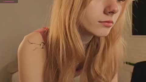 nannetteterrill online show from March 23, 6:07 am