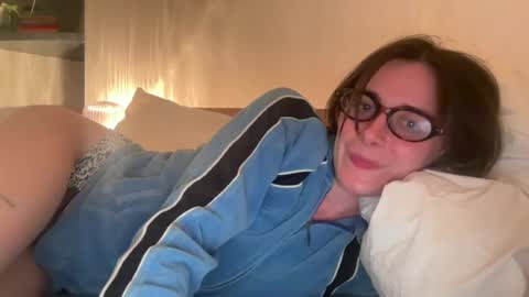 Naomi      online show from June 23, 1:13 am